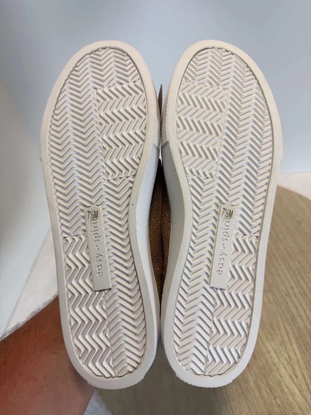 NWT Easy Spirit Eco Womens 7.5M Gold Glitter Lace Up Casual Sneakers Comfort